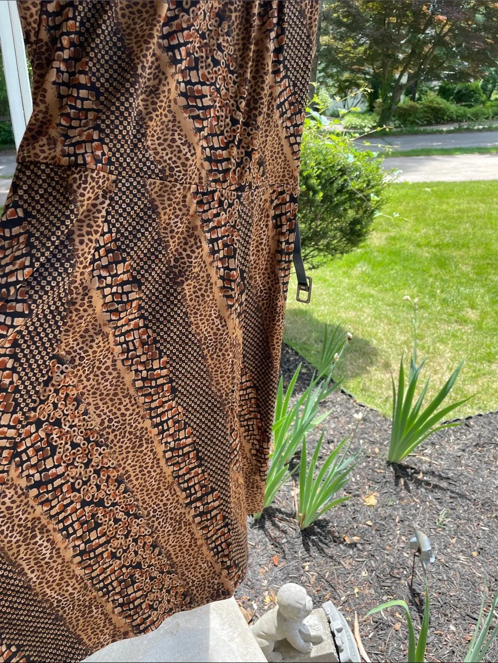 Flattering Chelsea Suite Brown Leopard-Print Midi Dress with Waist Tie belt - Picture 11 of 12